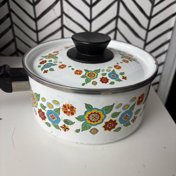 Retro Enamel Medium Saucepan Pot Floral Pattern Mid Century Kitchenware Decor - Picture 4 of 6